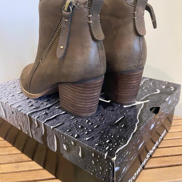 Browns Shoes Exclusive Artica Ankle Boots, Taupe Nubuck, Size 7, Waterproof - Picture 3 of 5